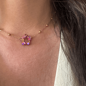 collier fleur paillettes fuchsia et gold